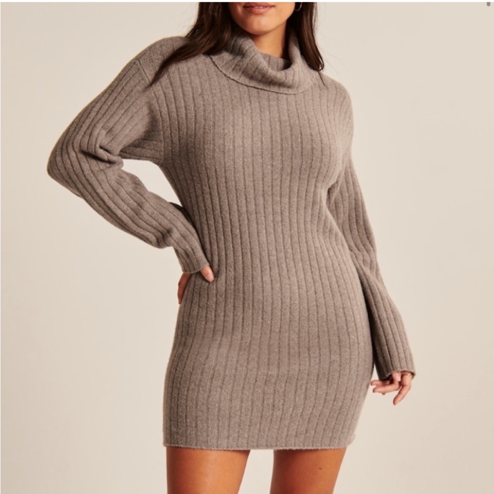 Abercrombie & Fitch Easy-fitting Turtleneck Sweater Dress Light Brown - S